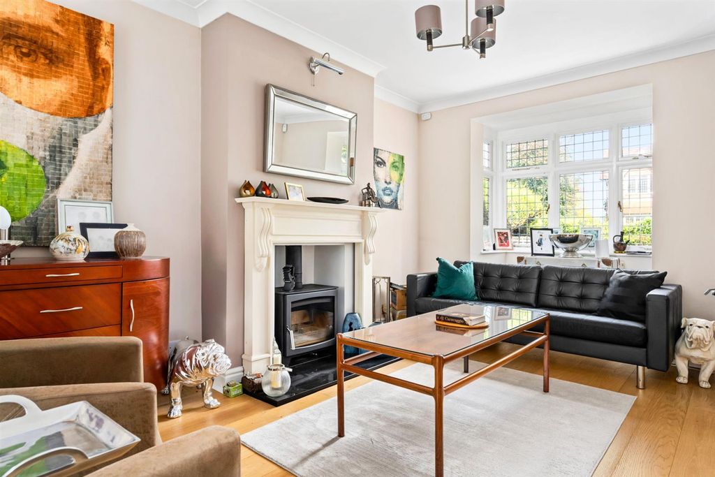 Property photo 3 of 38 Sitting Room