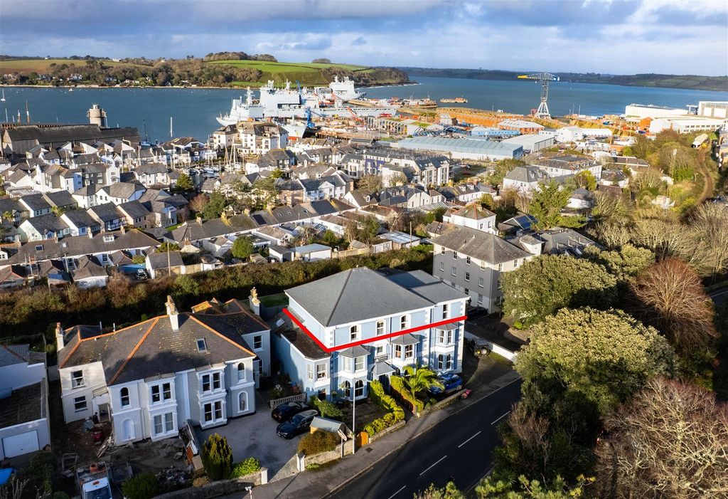 Property photo 3 of 18