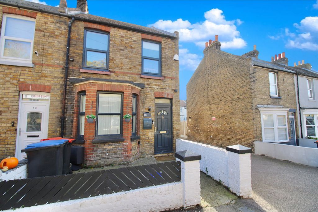 Property photo 1 of 11