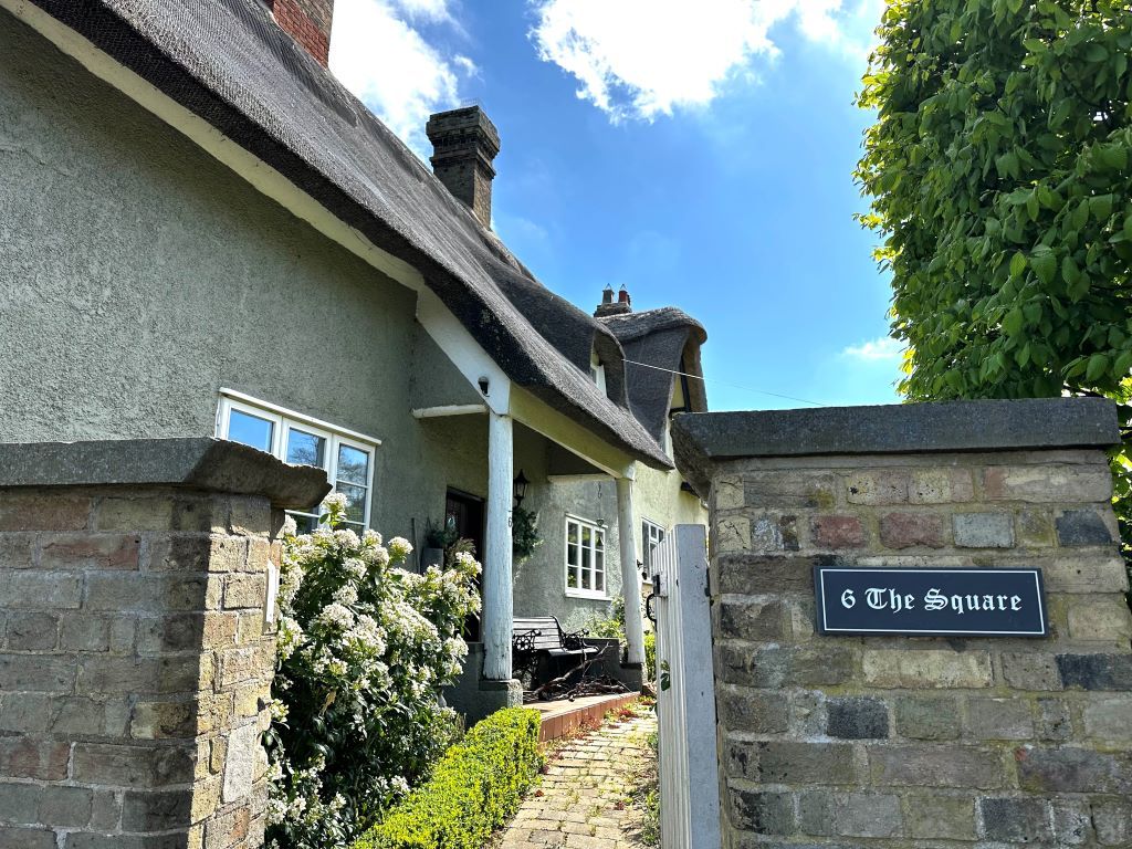 Property photo 2 of 21