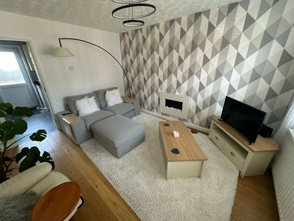 Property photo 2 of 14 Living Room