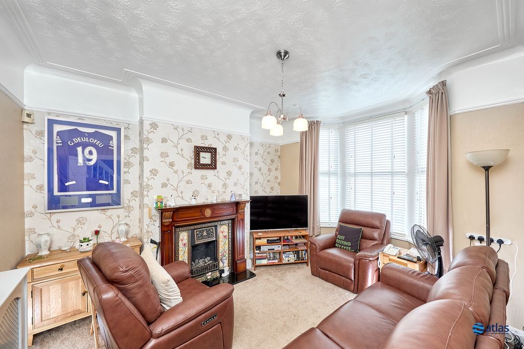 Property photo 2 of 16 Living Room