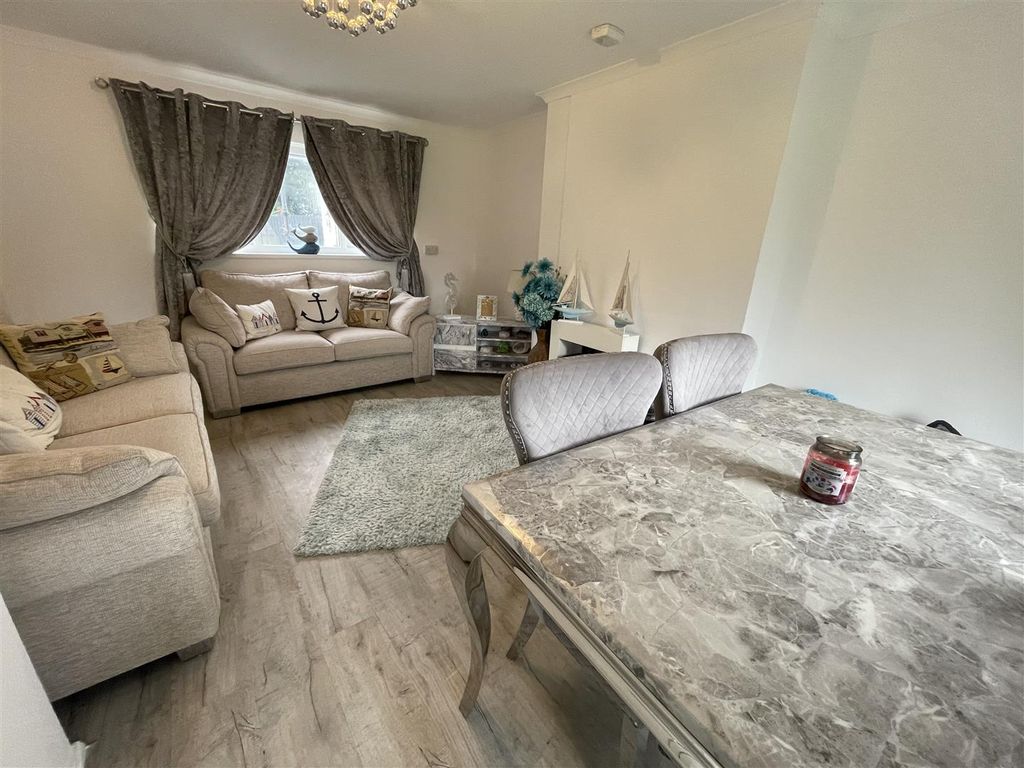 Property photo 2 of 25 Living Dining Room