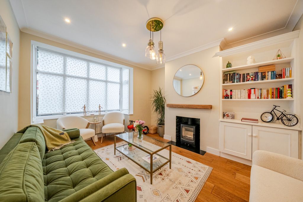 Property photo 1 of 16 1520139-12-1A09F4...