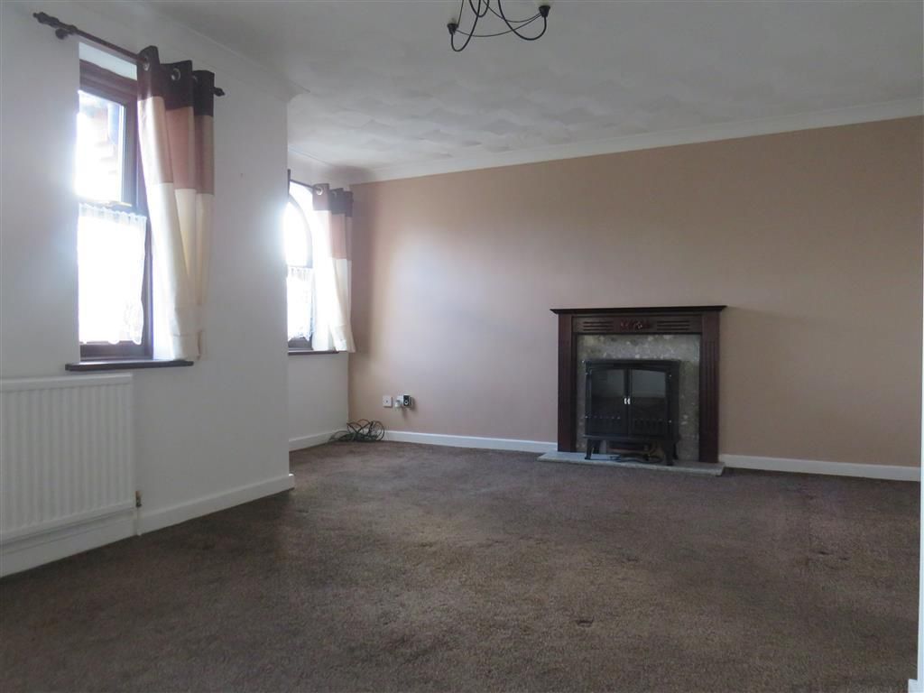 Property photo 2 of 6 Living Room