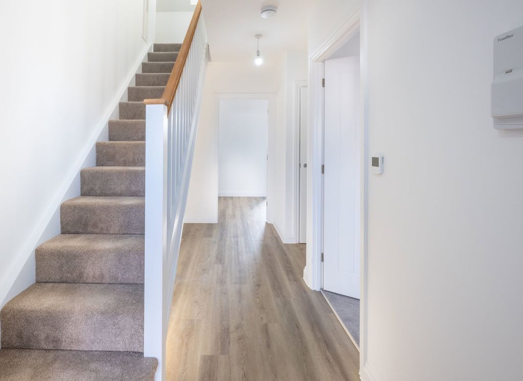 Property photo 3 of 39