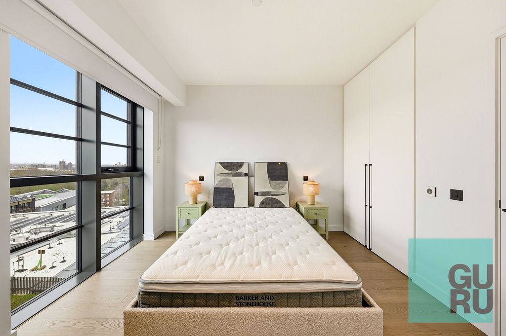 Property photo 2 of 26