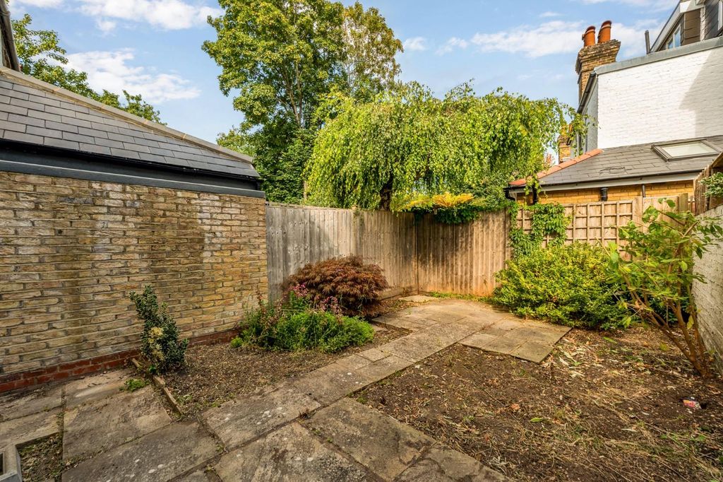 Property photo 2 of 16 41 Magnolia Road-13.Jpg