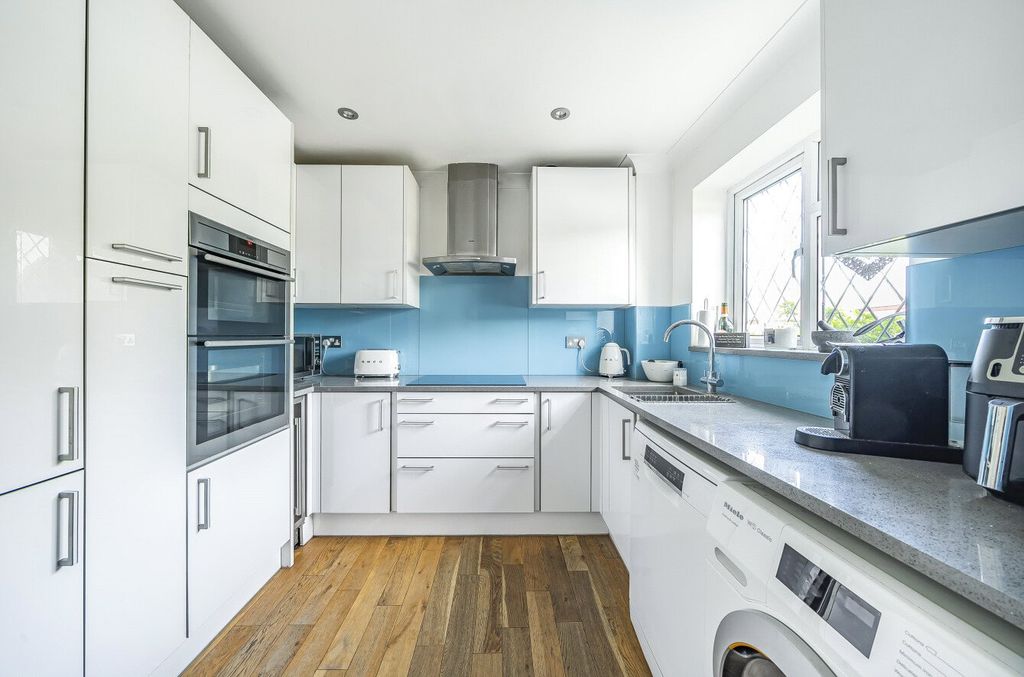 Property photo 2 of 14 Kitchen