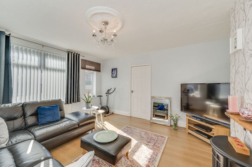 Property photo 2 of 24