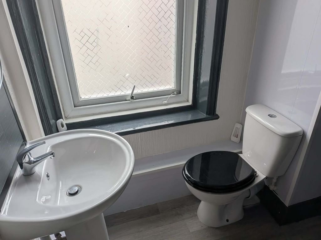 Property photo 3 of 5 Bathroom