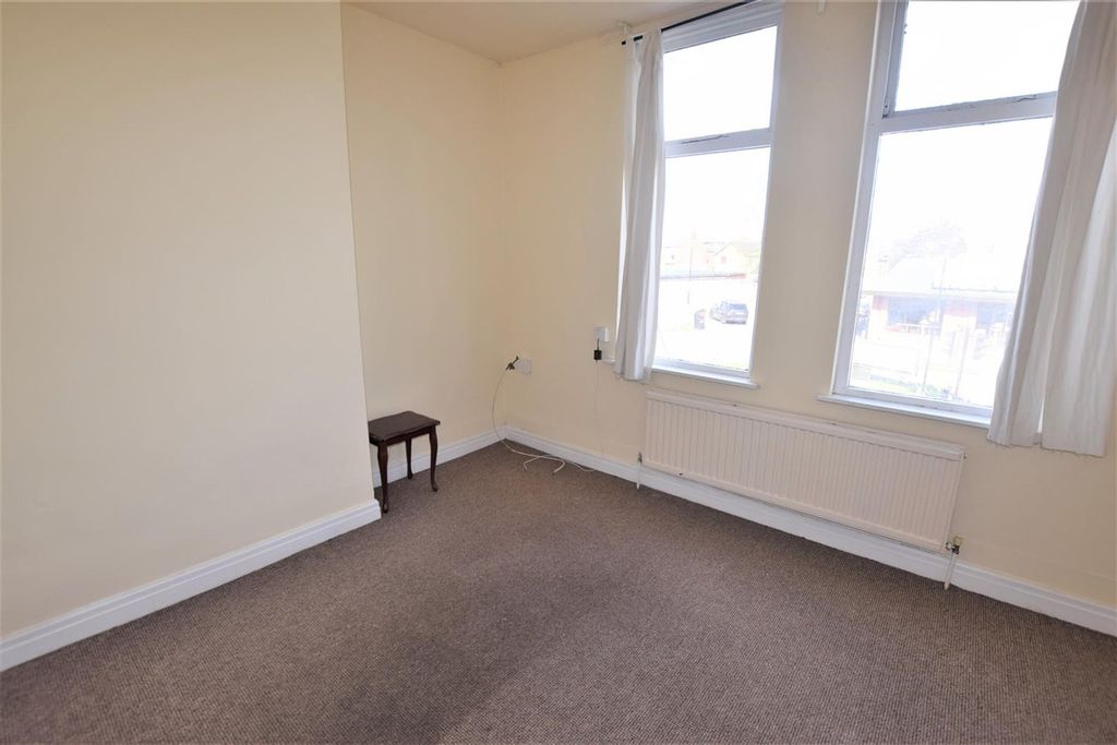 Property photo 1 of 4 (Main)