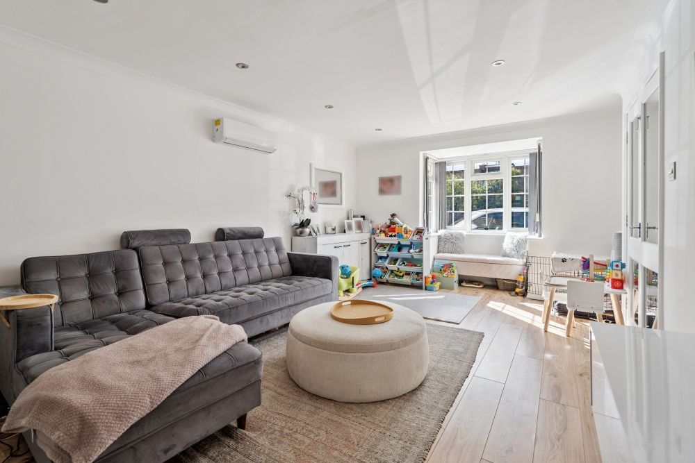 Property photo 2 of 21