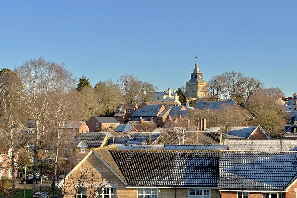 Property photo 2 of 11 Picture No. 14