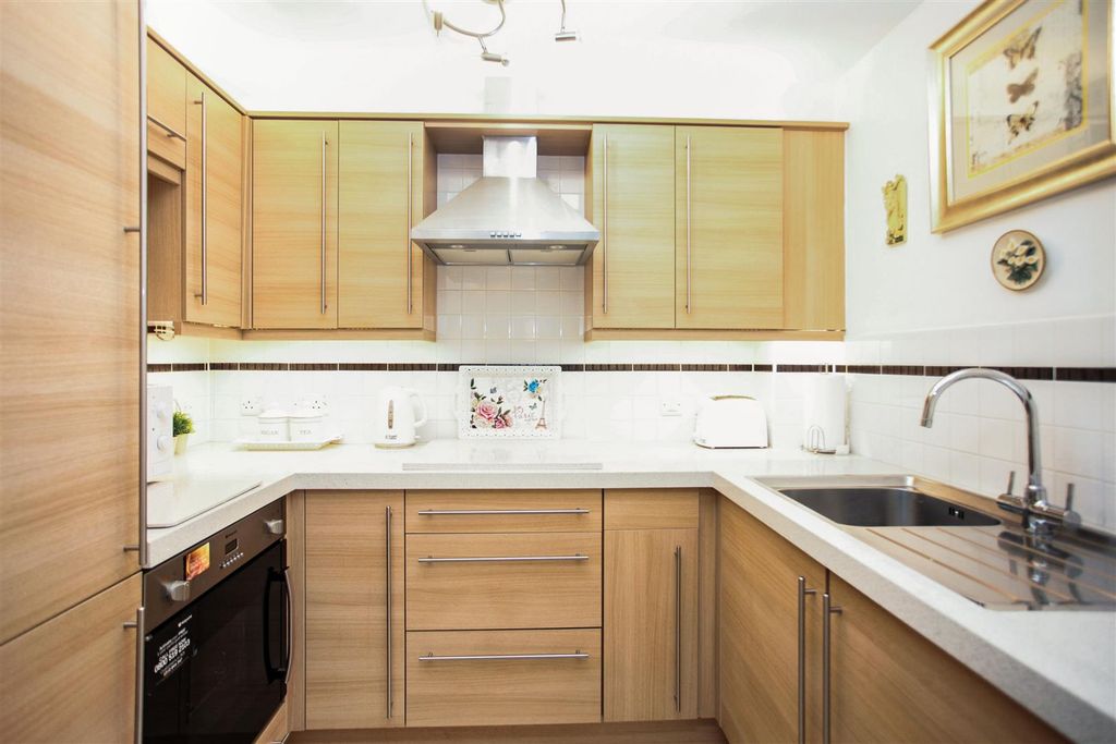 Property photo 2 of 12 Kitchen.Jpg