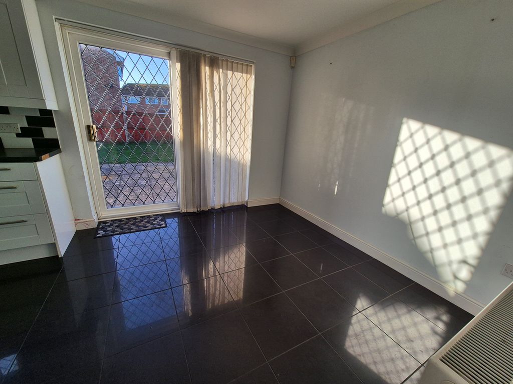 Property photo 3 of 12 Bathroom