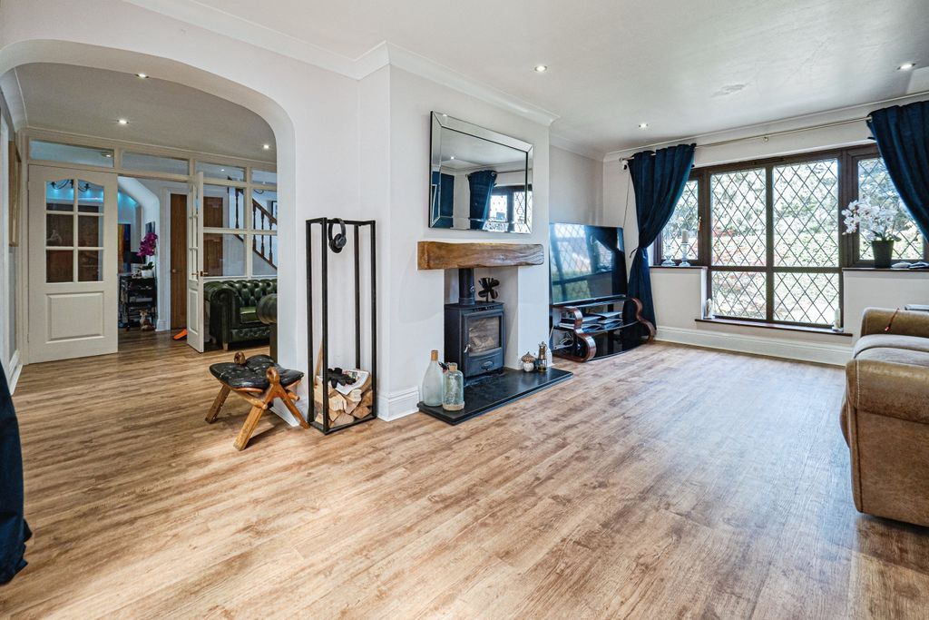 Property photo 3 of 15