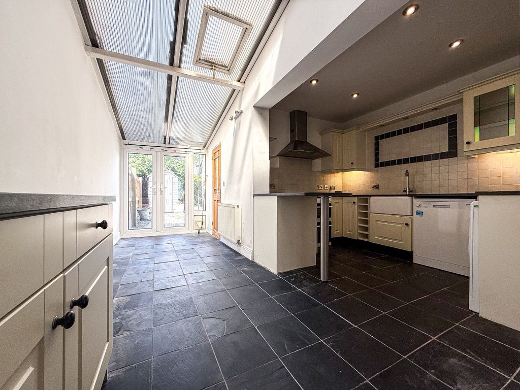 Property photo 3 of 17 4840048