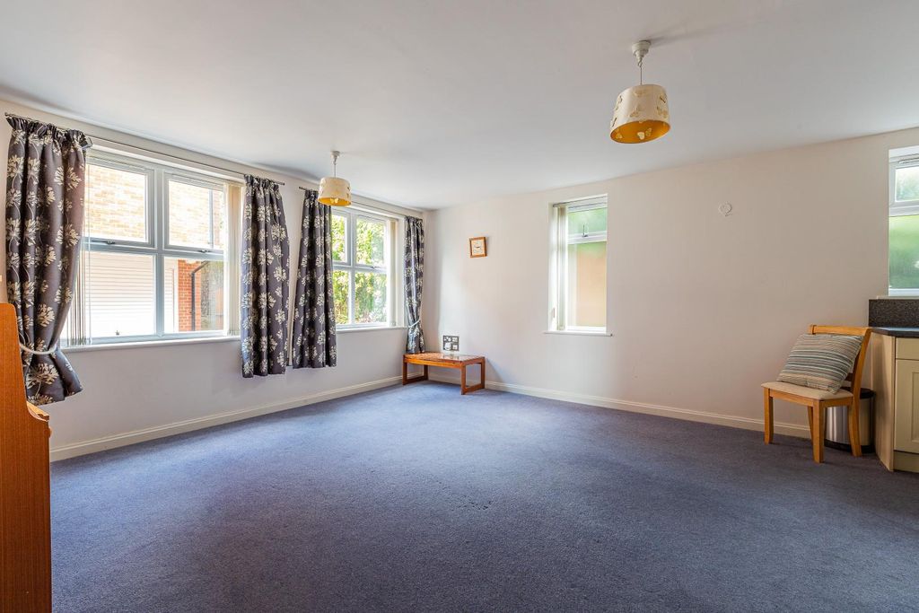 Property photo 3 of 8 Rhydes Court 5-8.Jpg