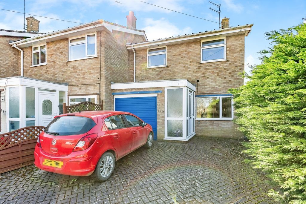 Property photo 2 of 16 Front 2
