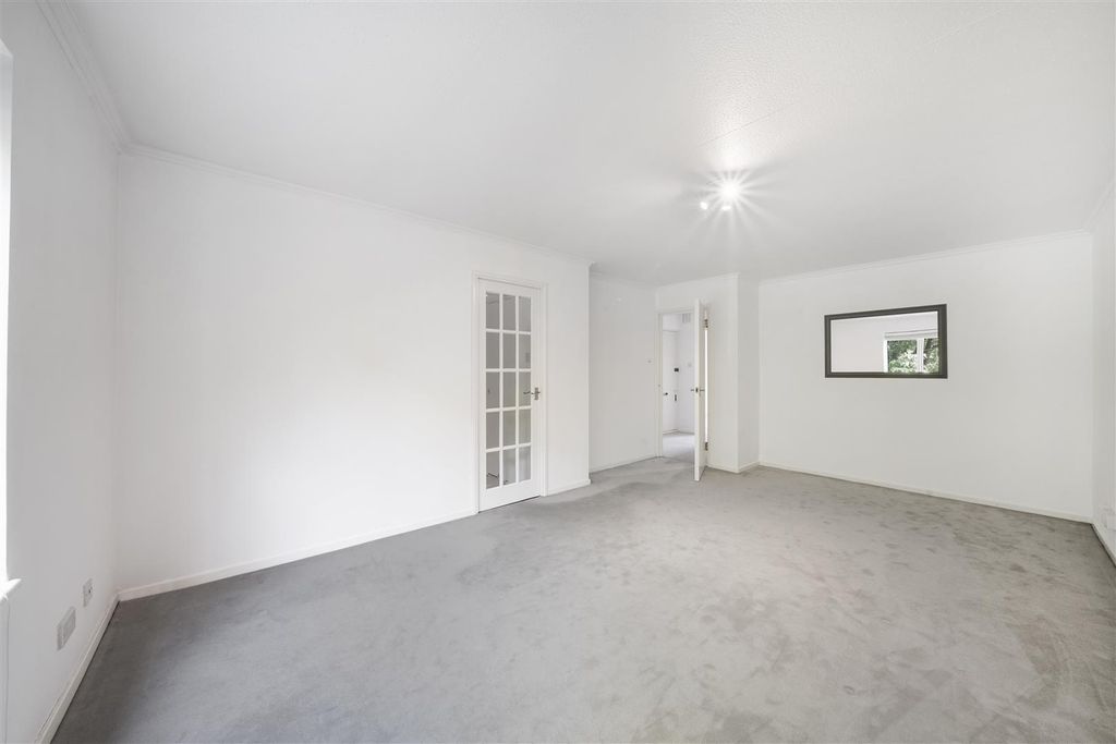 Property photo 3 of 15 Roseland House