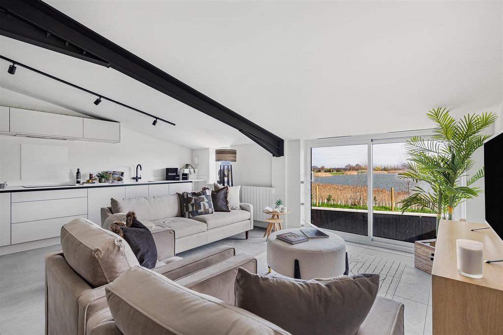 Property photo 2 of 29 58_75009.Jpg