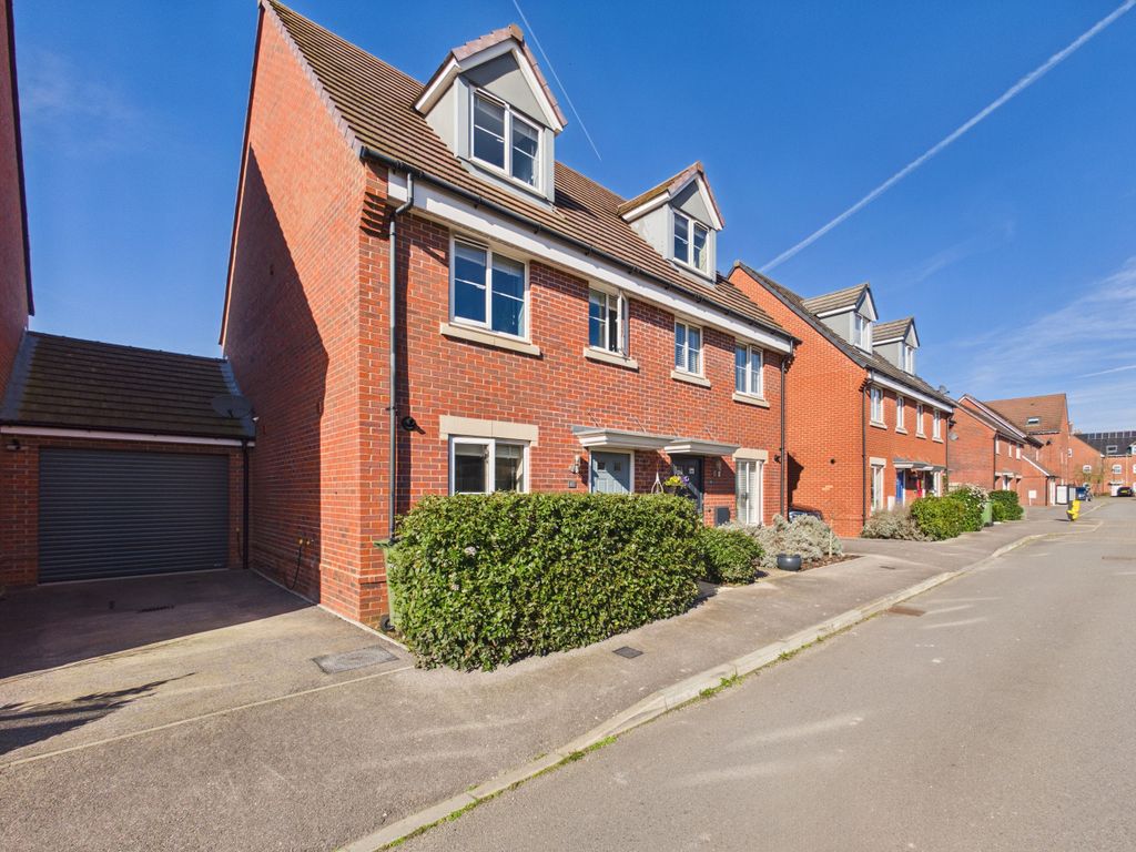 Property photo 1 of 17 Front