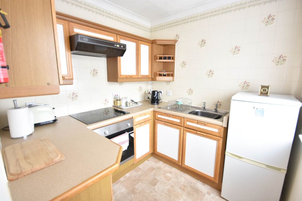 Property photo 2 of 12