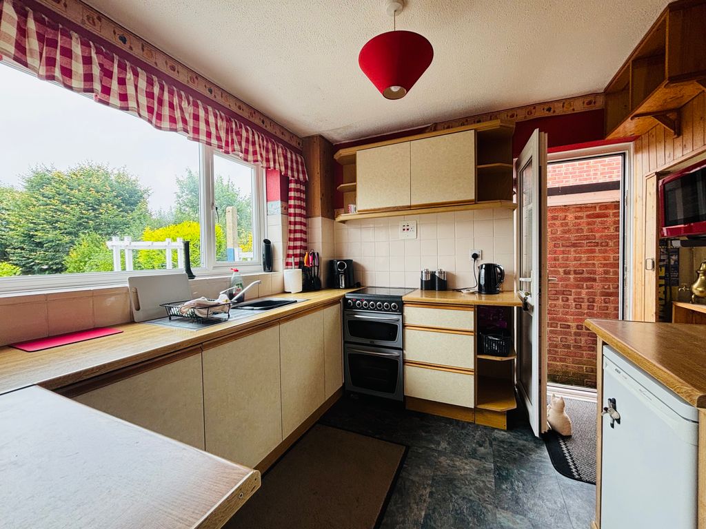 Property photo 3 of 11