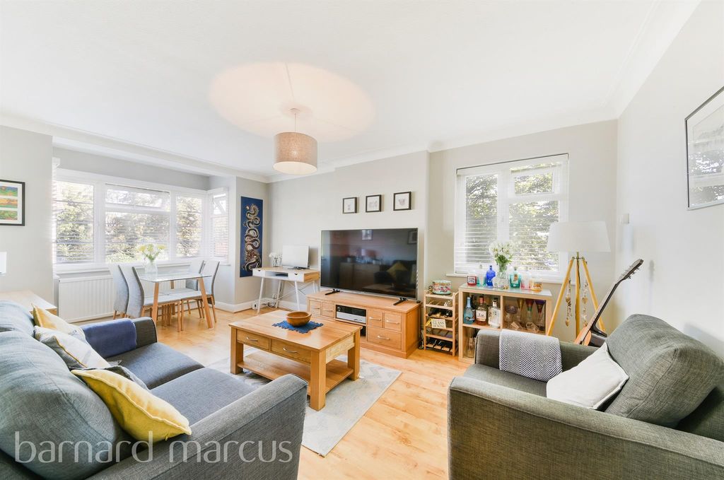 Property photo 2 of 11 Image