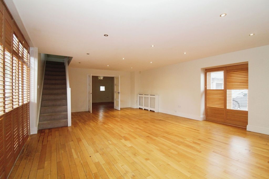 Property photo 3 of 13 Image 3