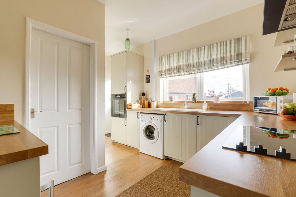 Property photo 3 of 25