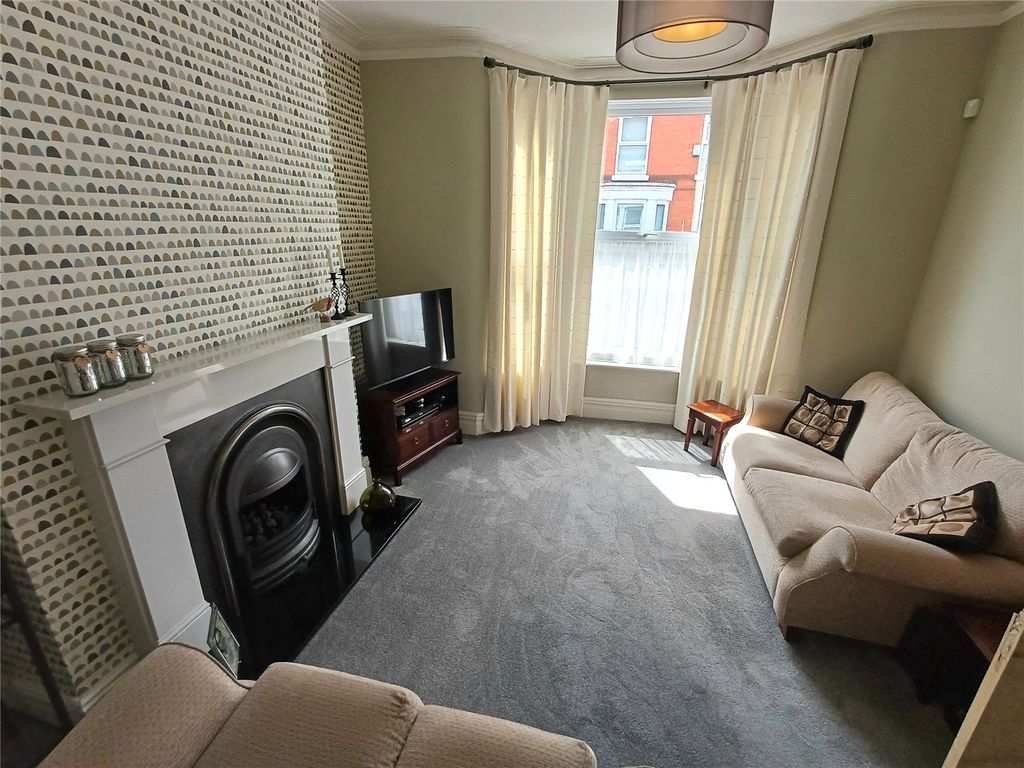 Property photo 3 of 17 Picture No. 21