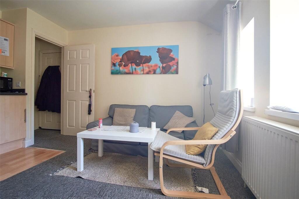Property photo 2 of 8