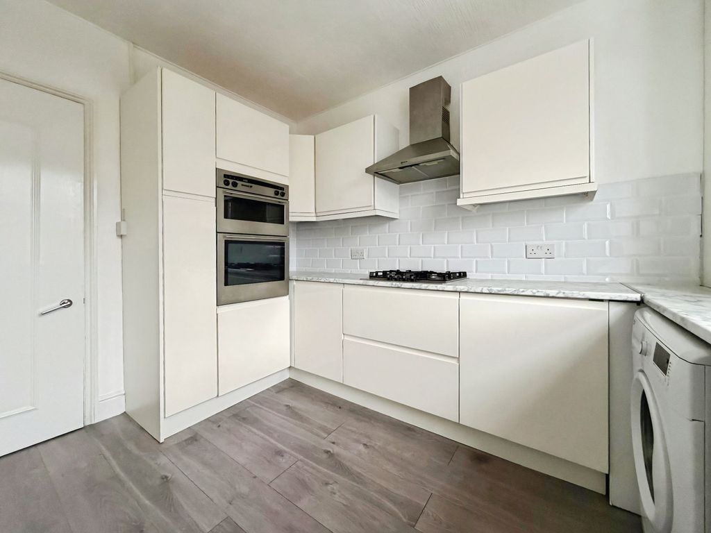 Property photo 3 of 8 Image