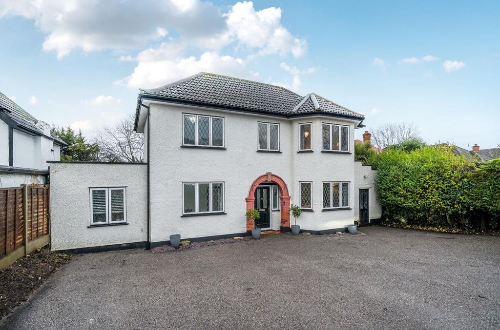 Property photo 1 of 20 Front