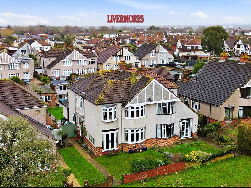 Property photo 1 of 30 Photos-4Dp.Jpg