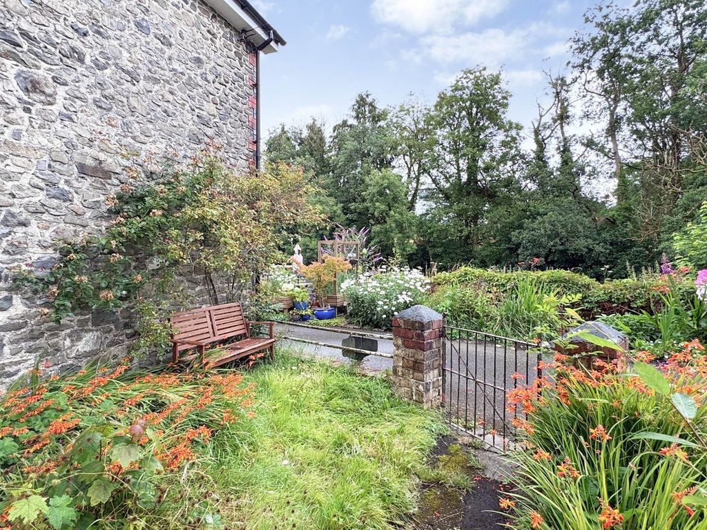 Property photo 2 of 29