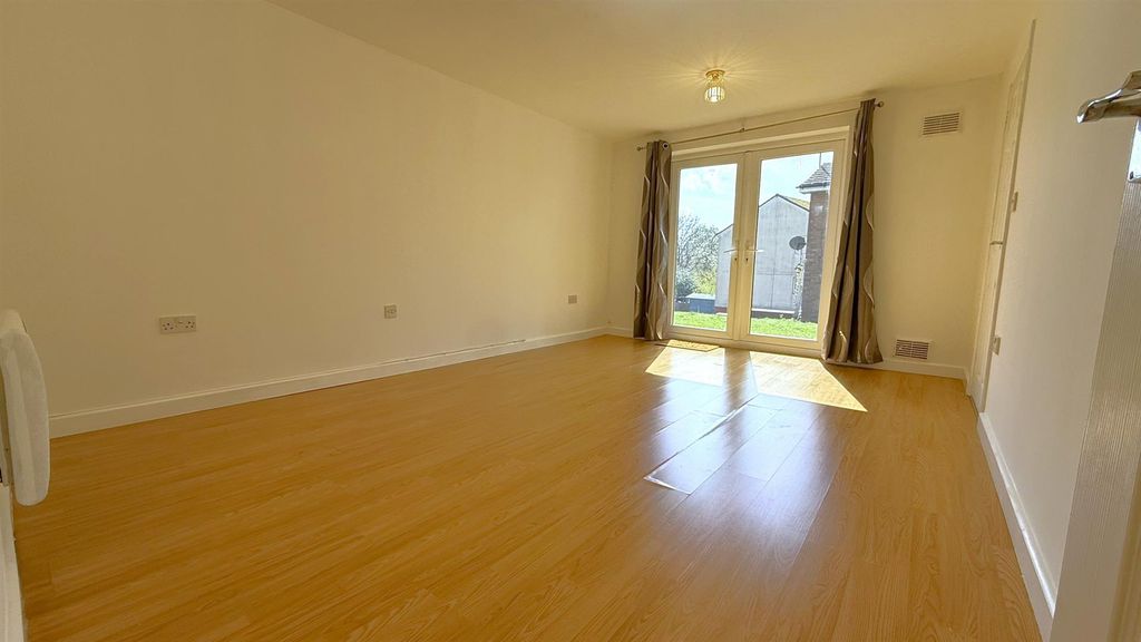 Property photo 3 of 14 2.Jpeg