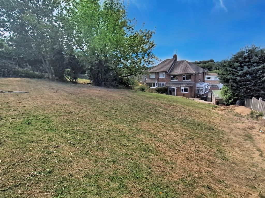 Property photo 3 of 17 28-Cornmill-Crescent_00014