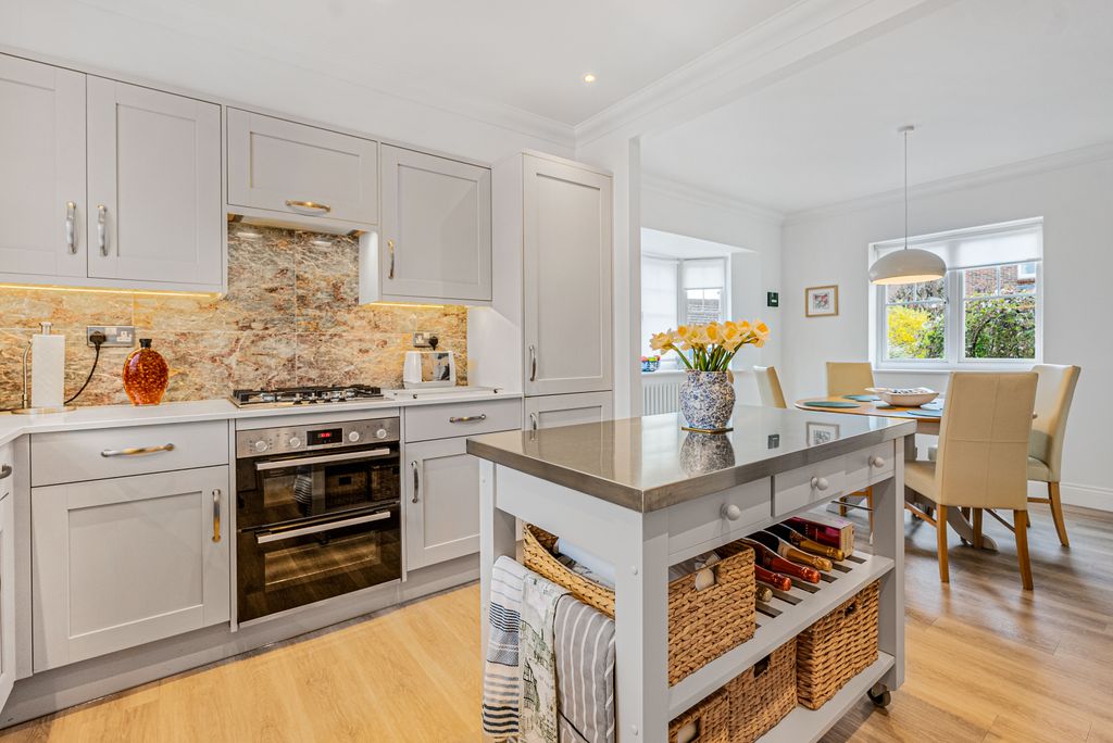 Property photo 2 of 29 Kitchen