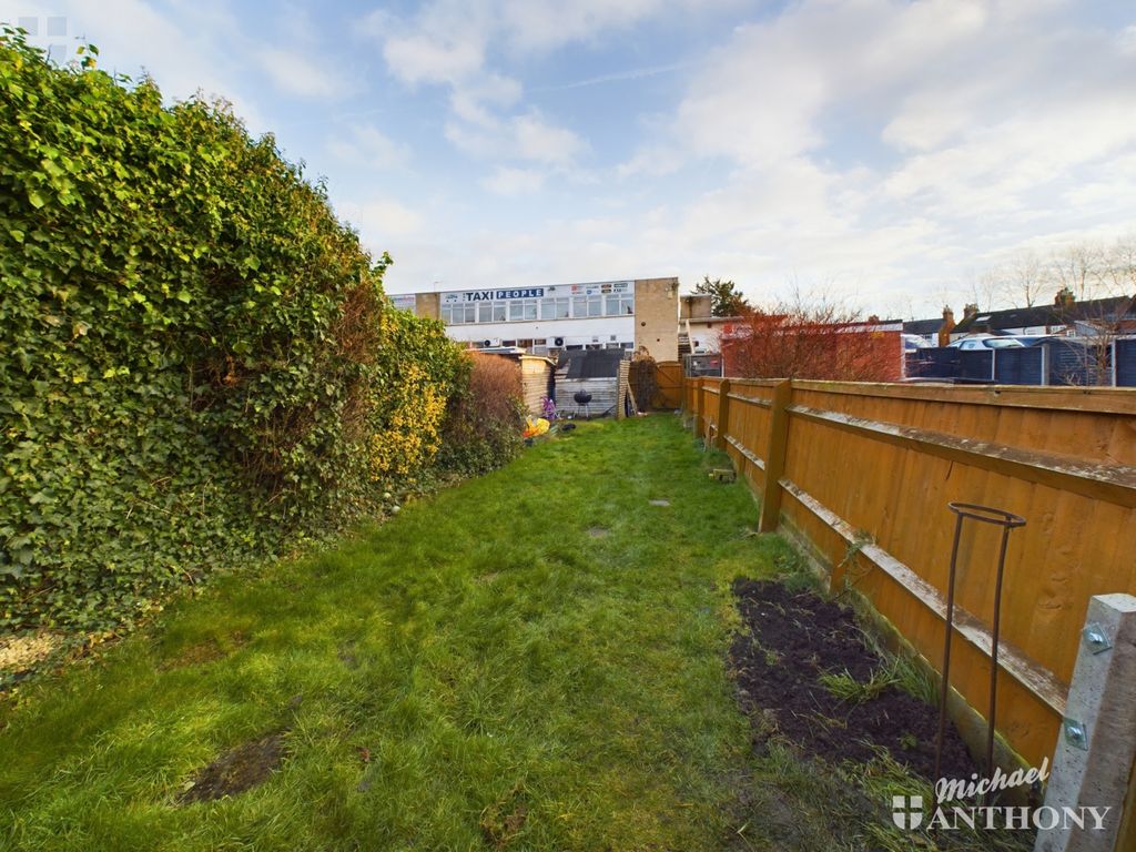 Property photo 3 of 14 Cam03218G0-Pr0510-Still006