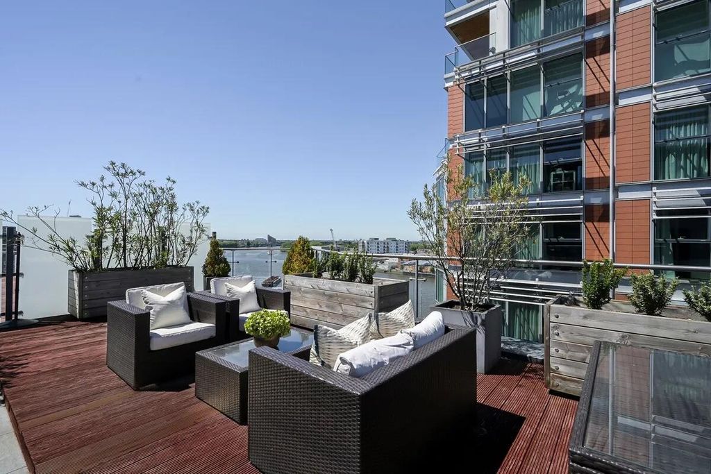 Property photo 1 of 19 Terrace / Patio