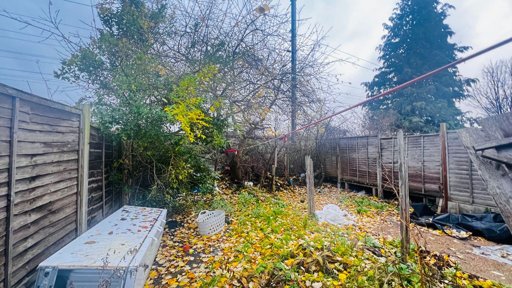 Property photo 2 of 20