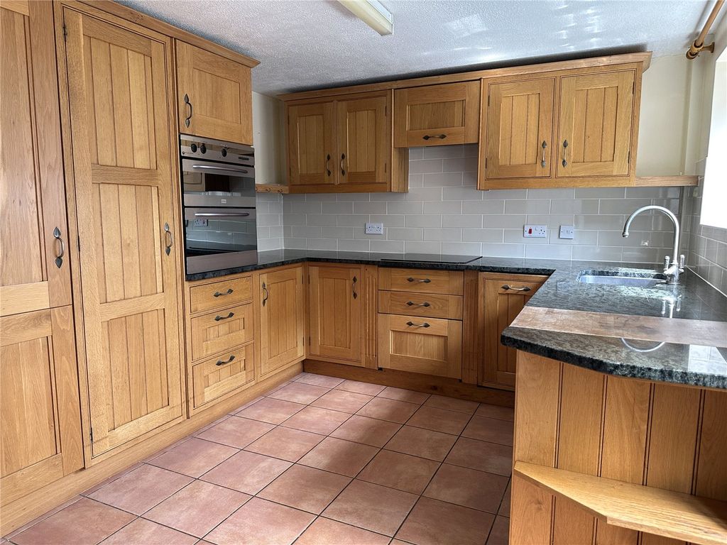 Property photo 3 of 17 Picture No. 06