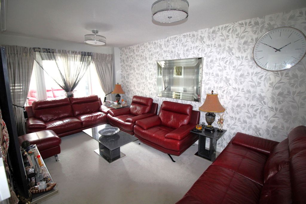 Property photo 2 of 14