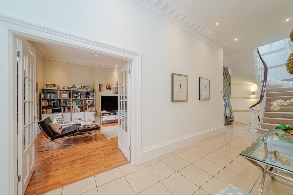 Property photo 3 of 54