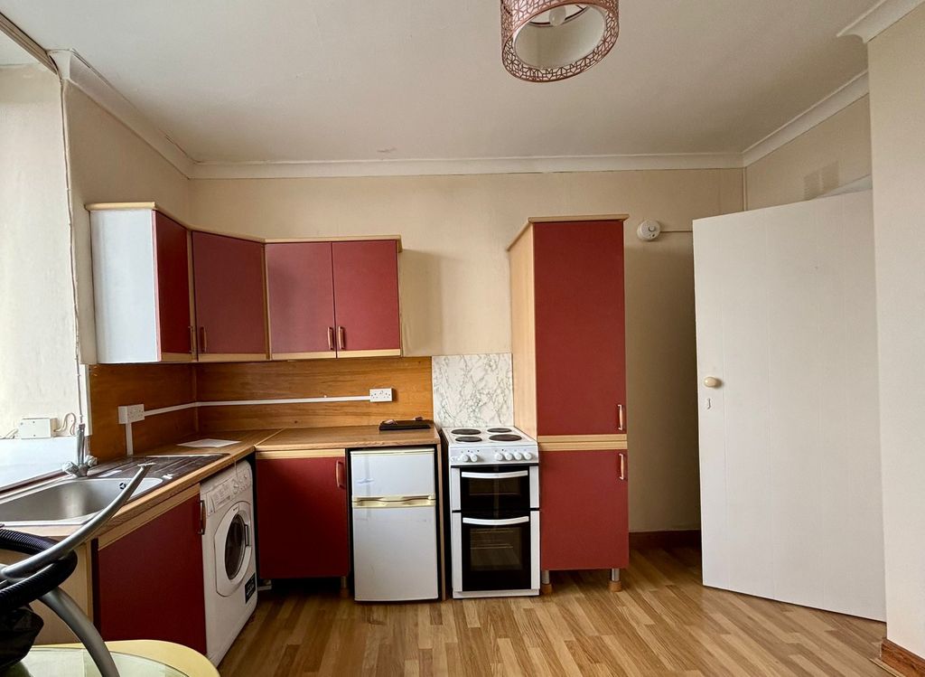 Property photo 3 of 5 3