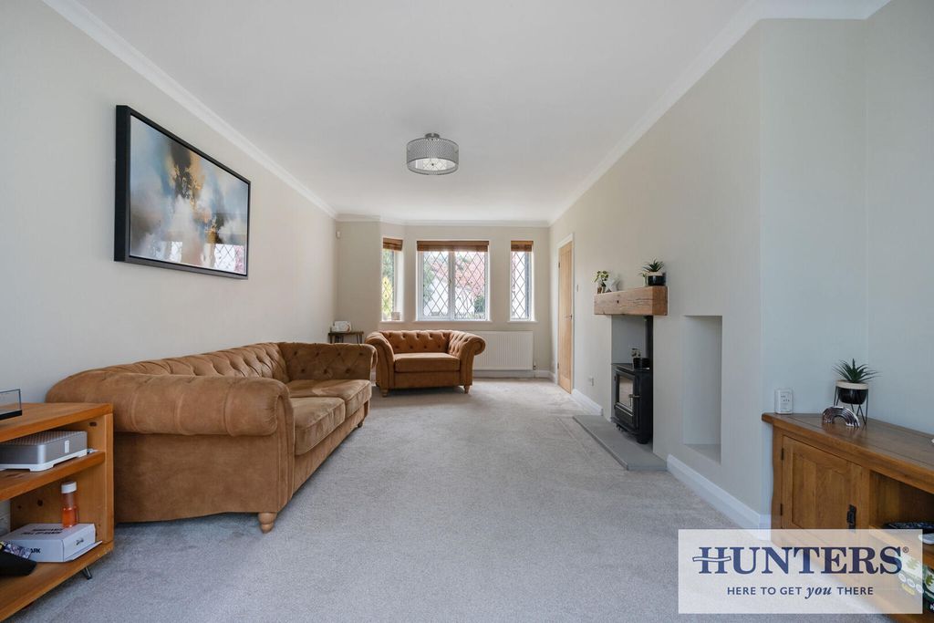 Property photo 2 of 24 Living Room