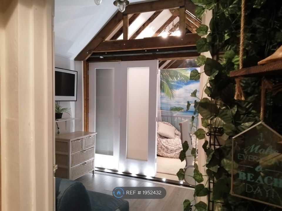 Property photo 1 of 3